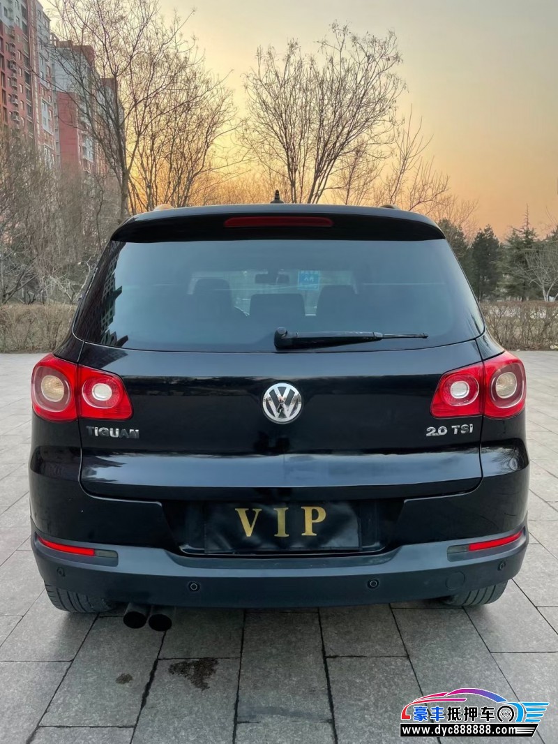 10年大众途威轿车抵押车出售