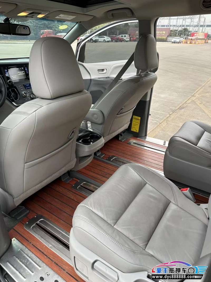 16年丰田塞纳MPV抵押车出售