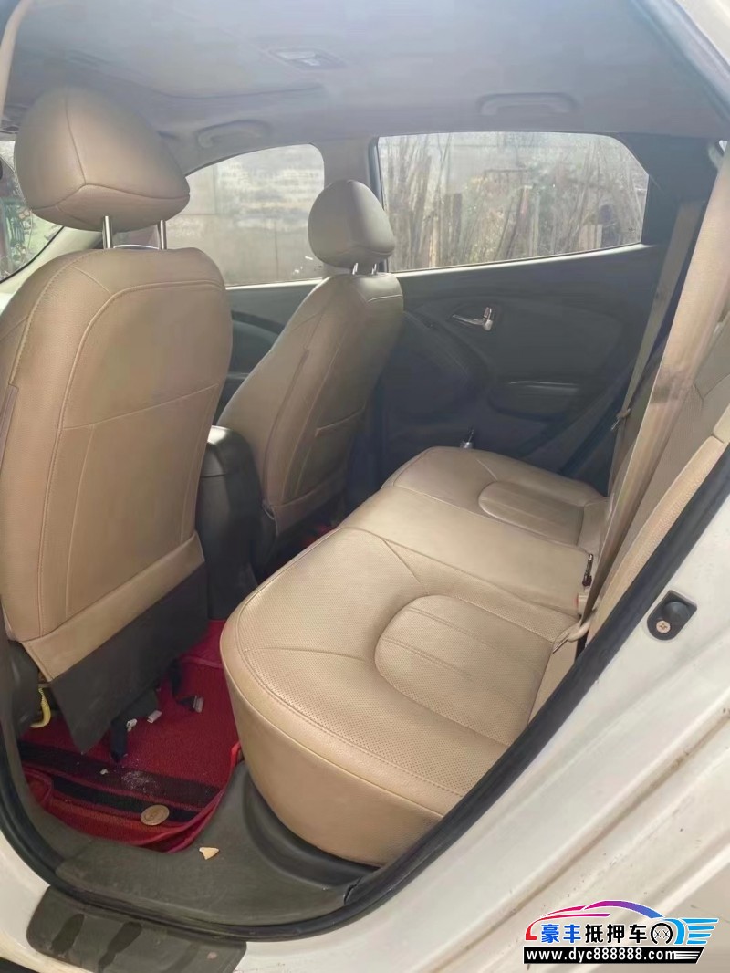 13年现代ix35SUV抵押车出售