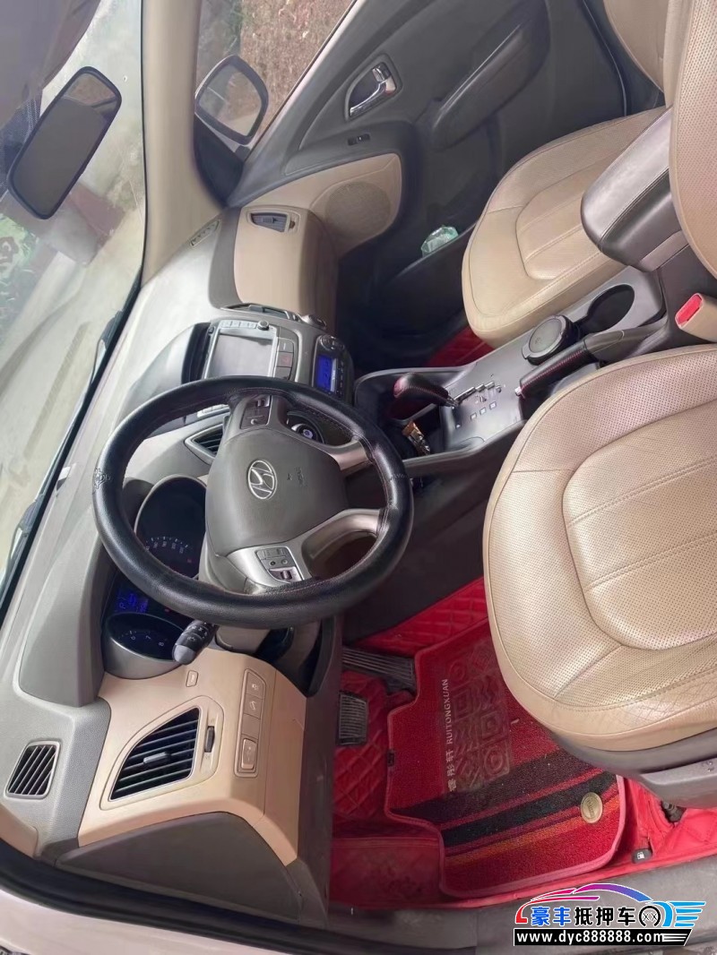 13年现代ix35SUV抵押车出售