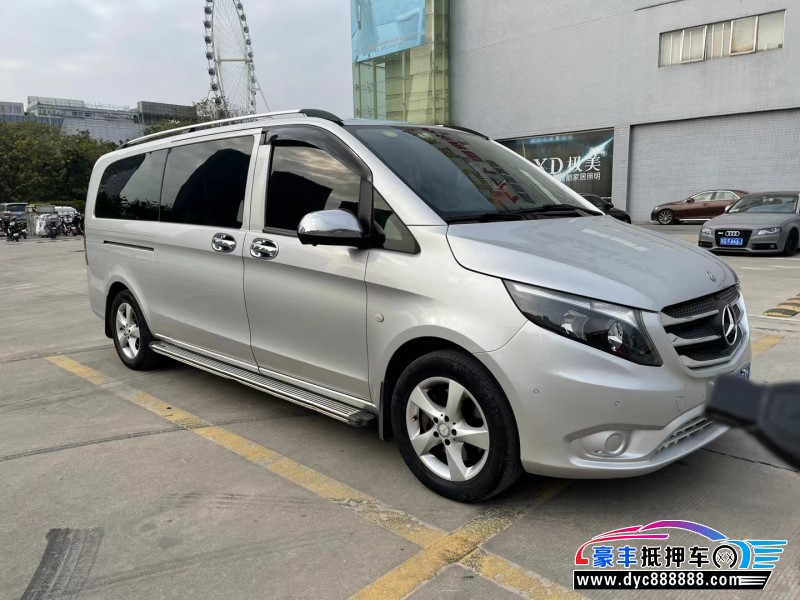 17年奔驰威霆轿车抵押车出售