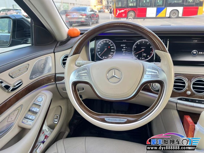 15年奔驰S级轿车抵押车出售