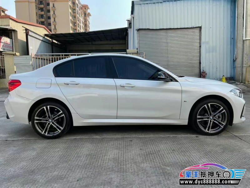 21年宝马1系轿车抵押车出售