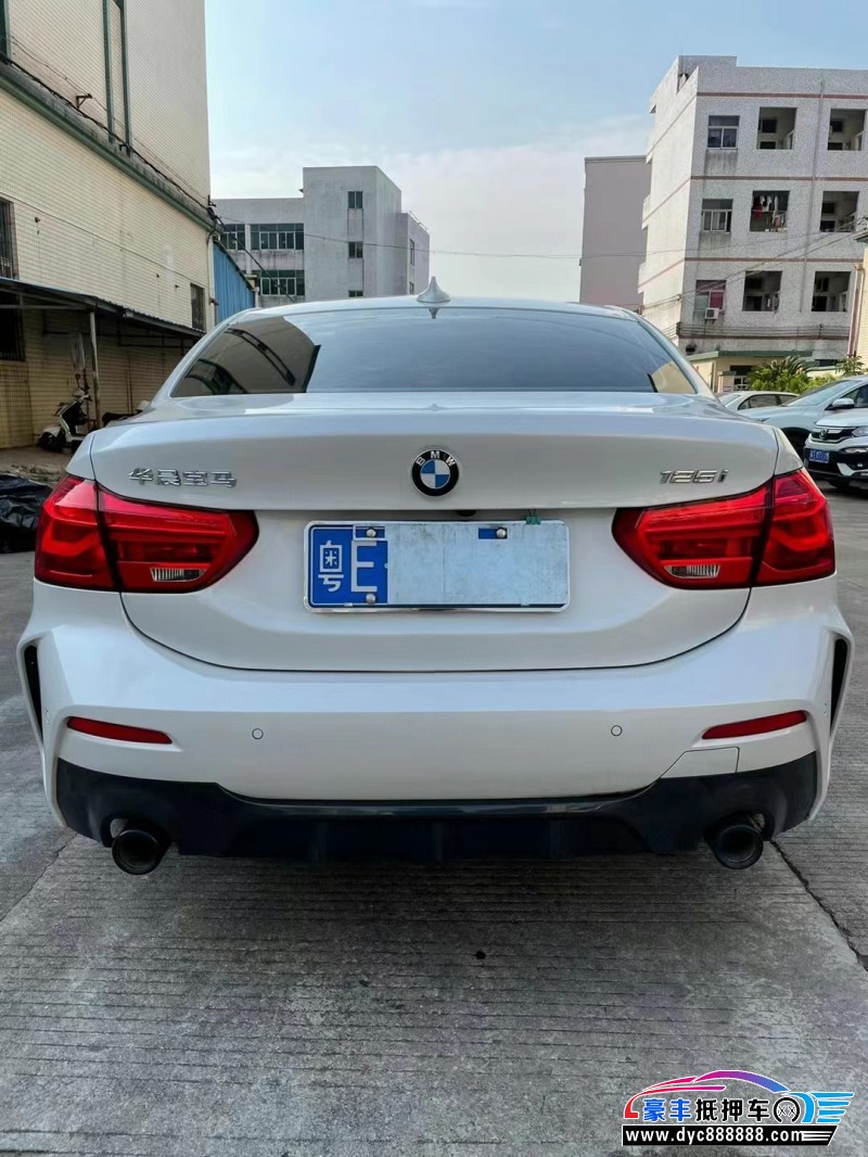 21年宝马1系轿车抵押车出售