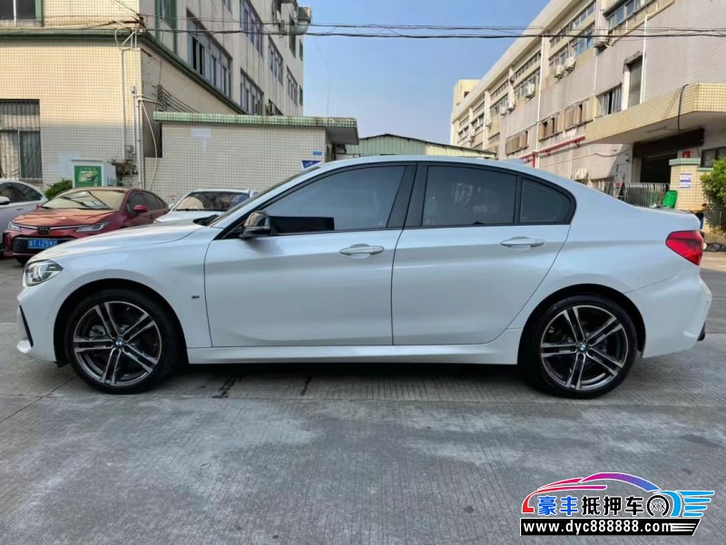 21年宝马1系轿车抵押车出售