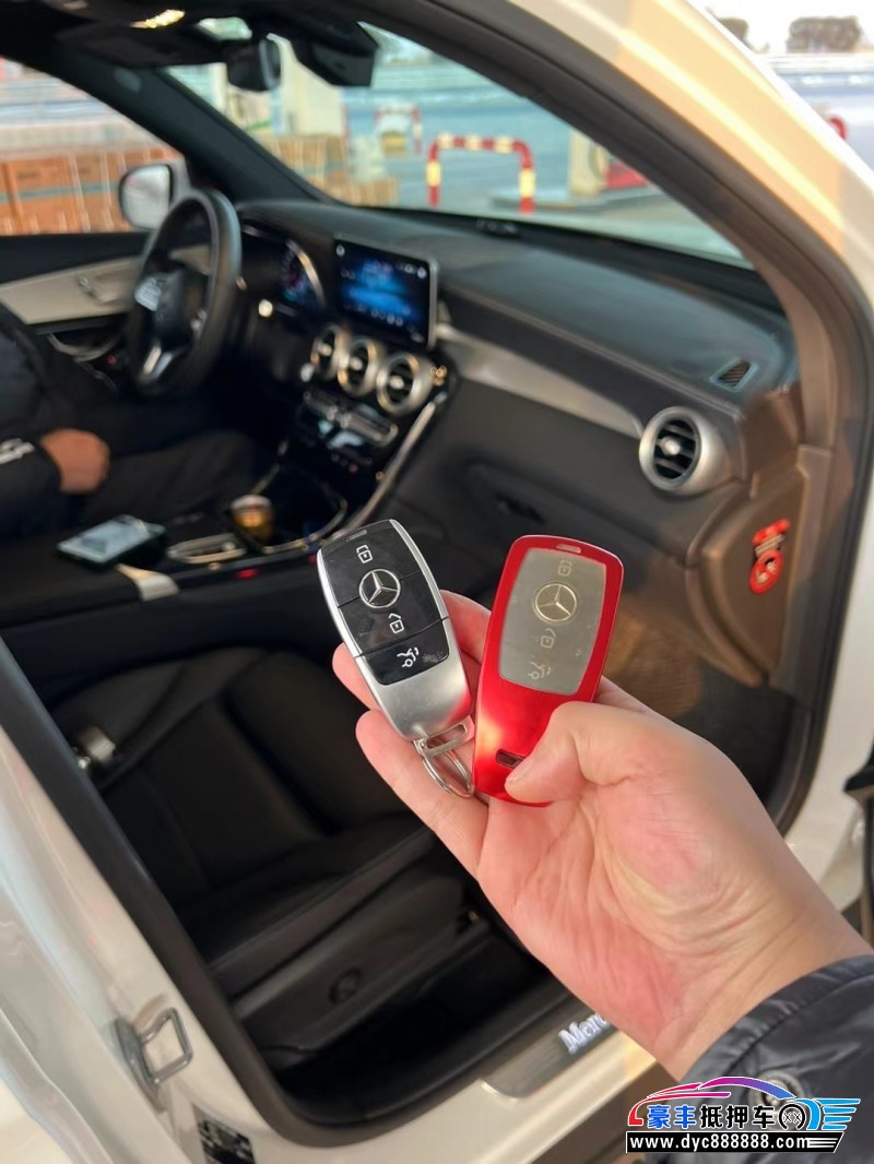 21年奔驰GLC轿车抵押车出售