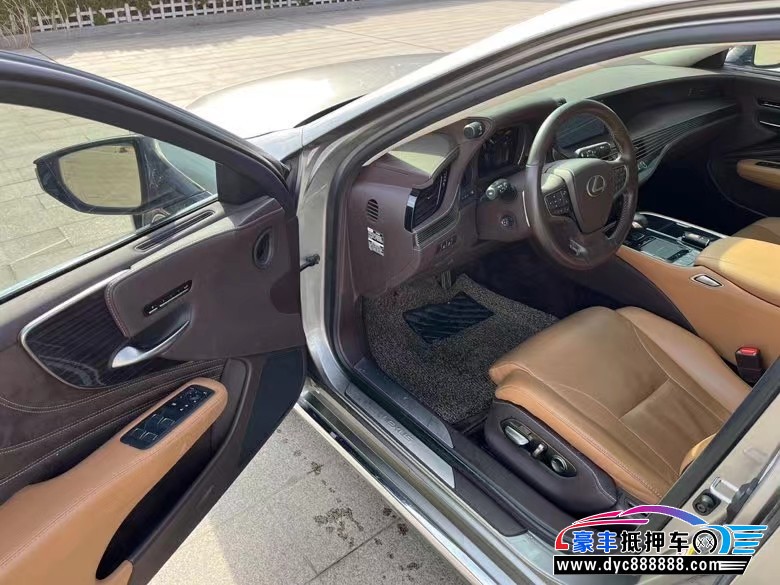 19年雷克萨斯LS轿车抵押车出售