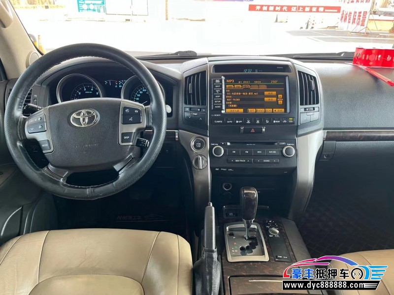 10年丰田兰德酷路泽轿车抵押车出售