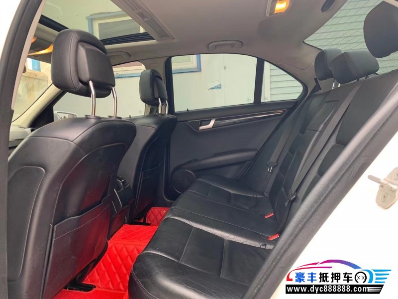 13年奔驰C轿车抵押车出售