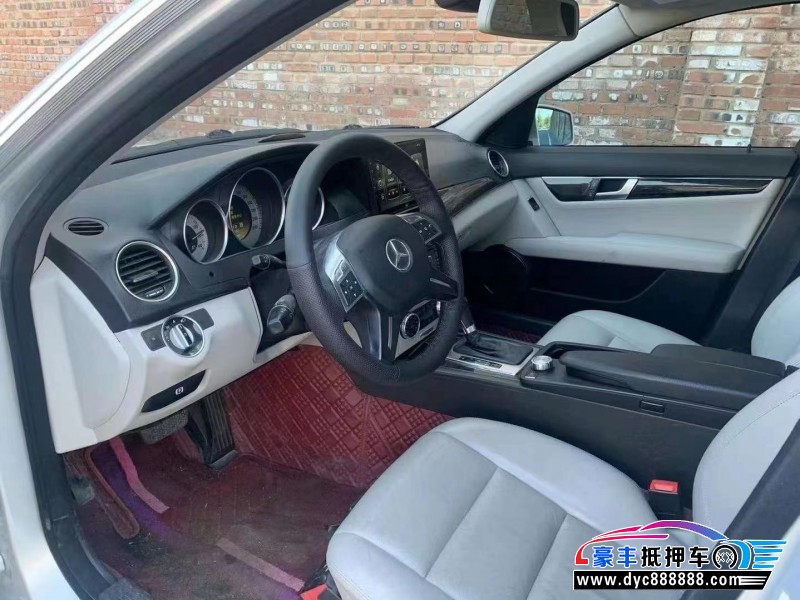 12年奔驰C级轿车抵押车出售