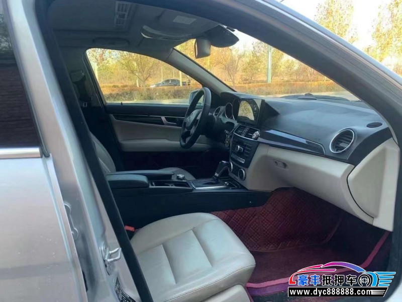 12年奔驰C级轿车抵押车出售