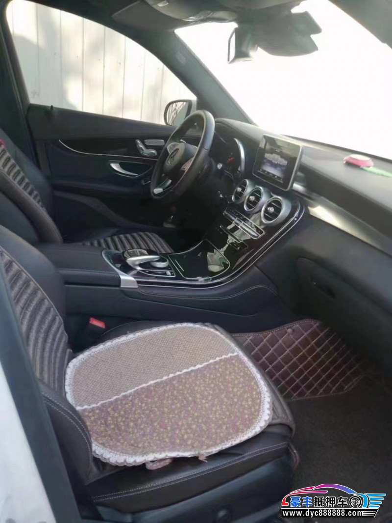 19年奔驰GLC轿车抵押车出售