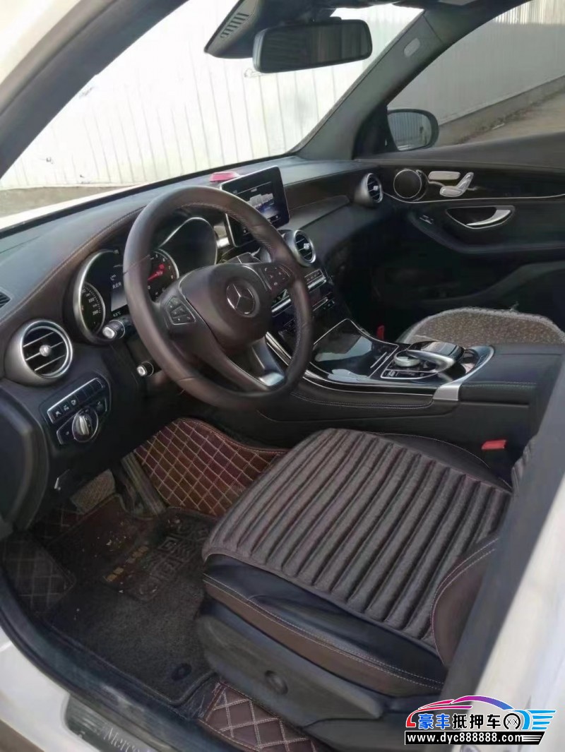 19年奔驰GLC轿车抵押车出售