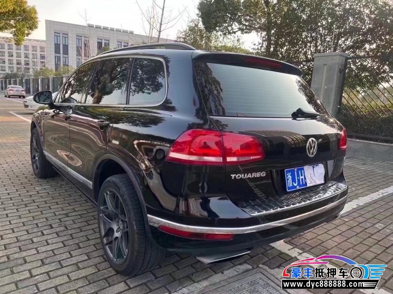 17年大众途锐轿车抵押车出售