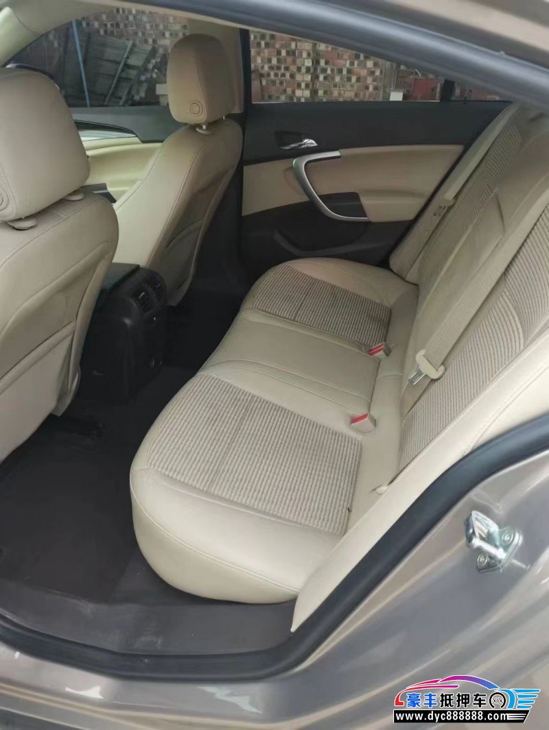 15年别克君威轿车抵押车出售