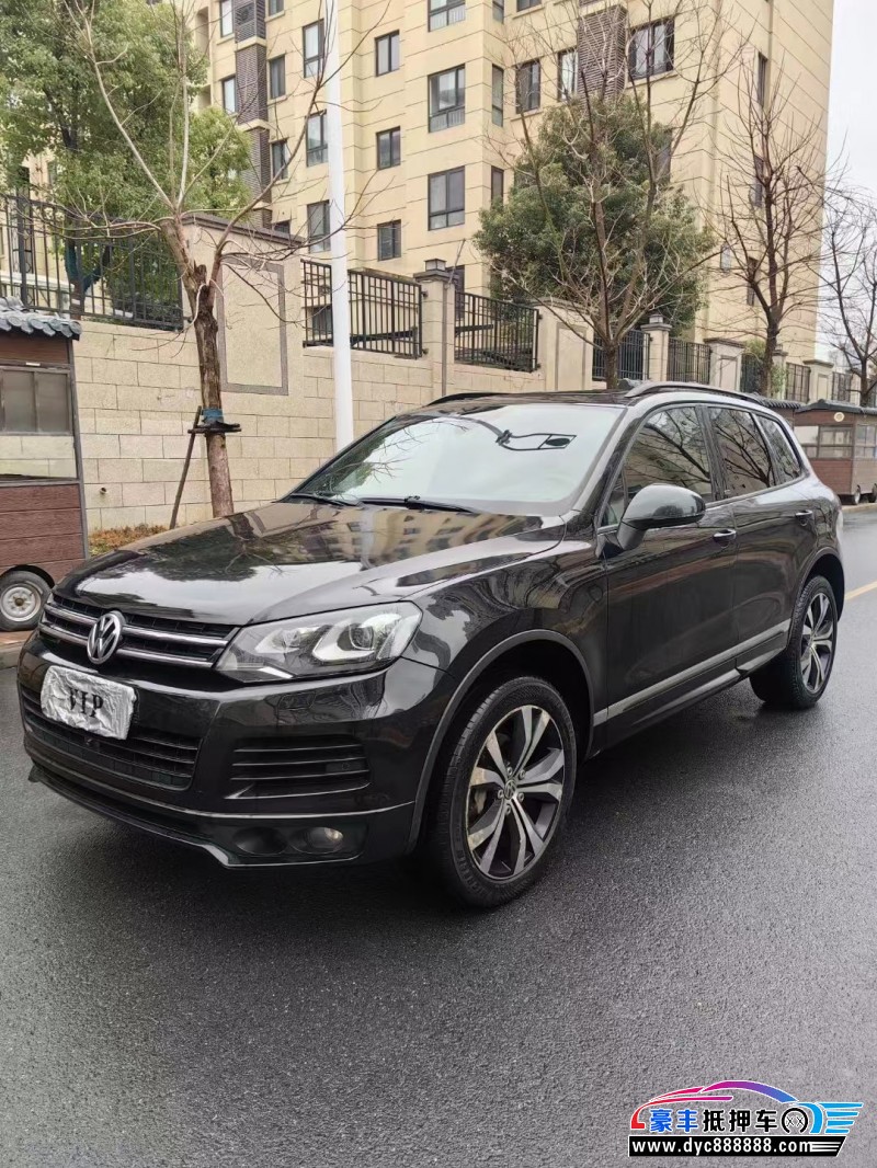 14年大众途锐轿车抵押车出售