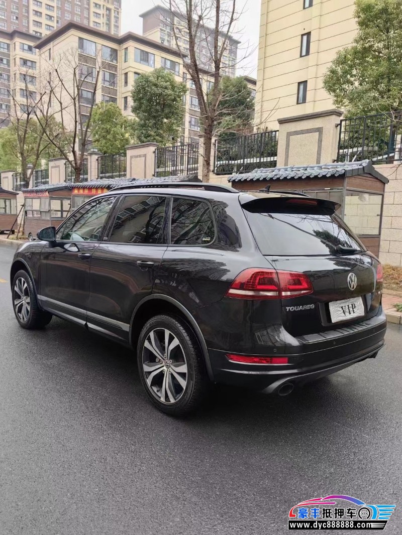 14年大众途锐轿车抵押车出售