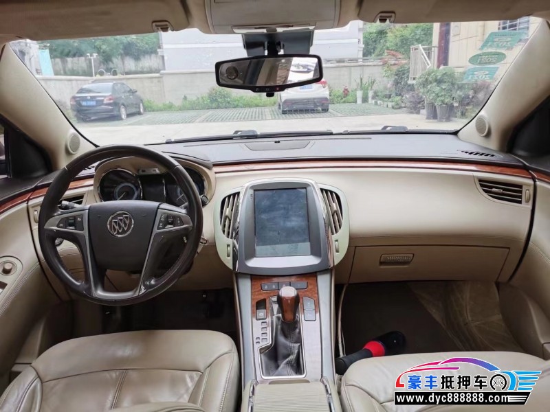 11年别克君越轿车抵押车出售