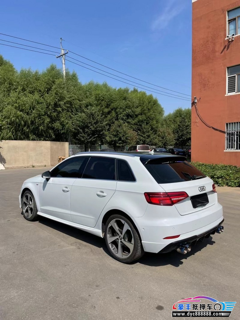 17年奥迪A3轿车抵押车出售