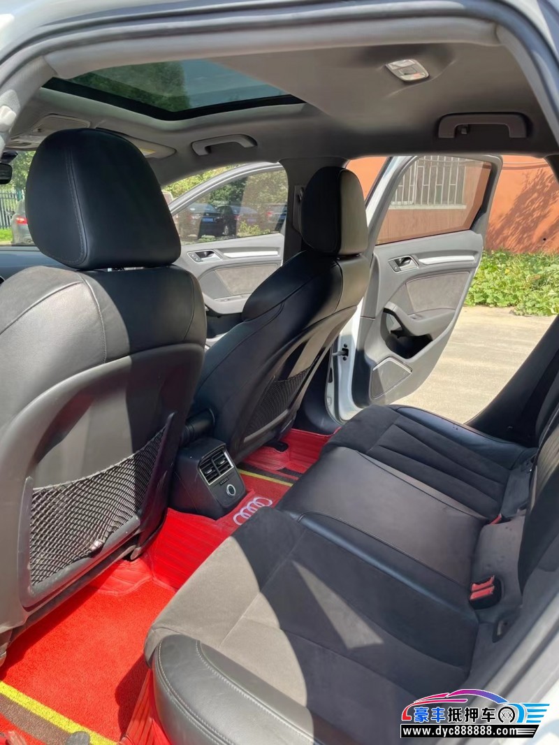 17年奥迪A3轿车抵押车出售