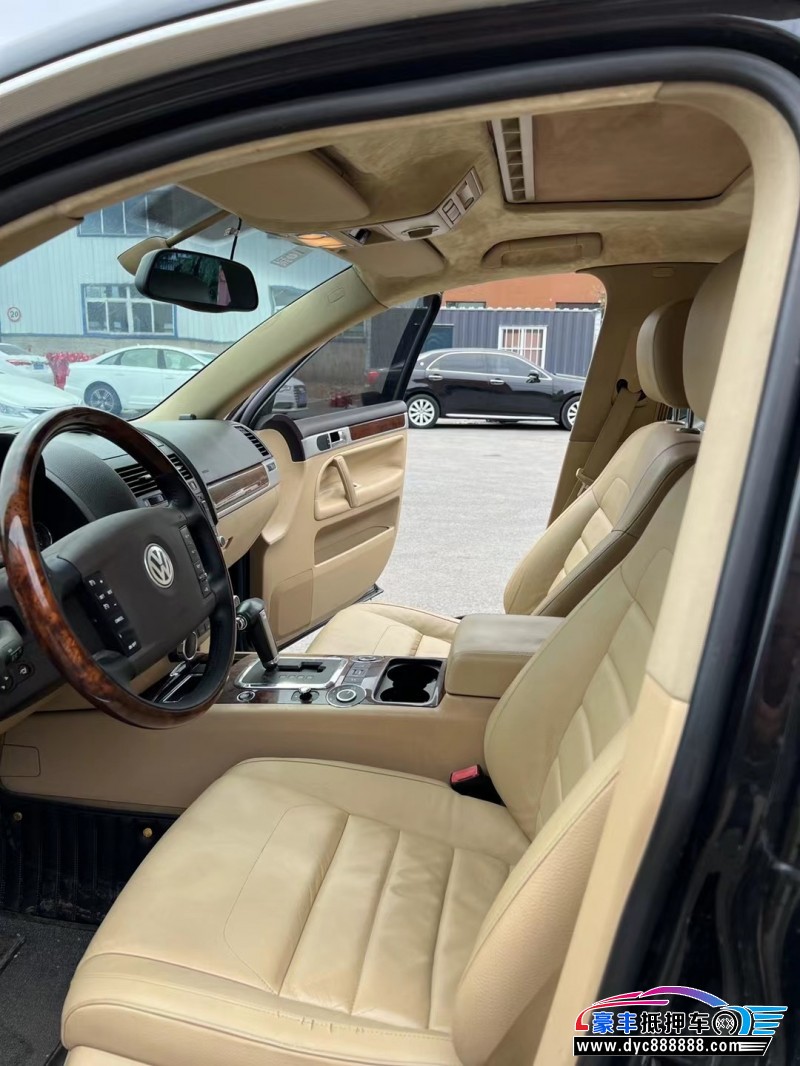 08年大众途锐轿车抵押车出售