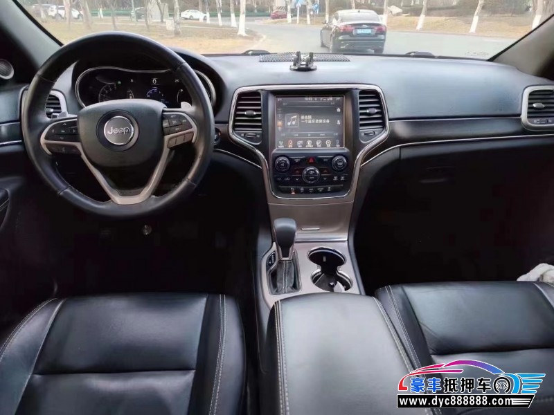 18年Jeep大切诺基SUV抵押车出售