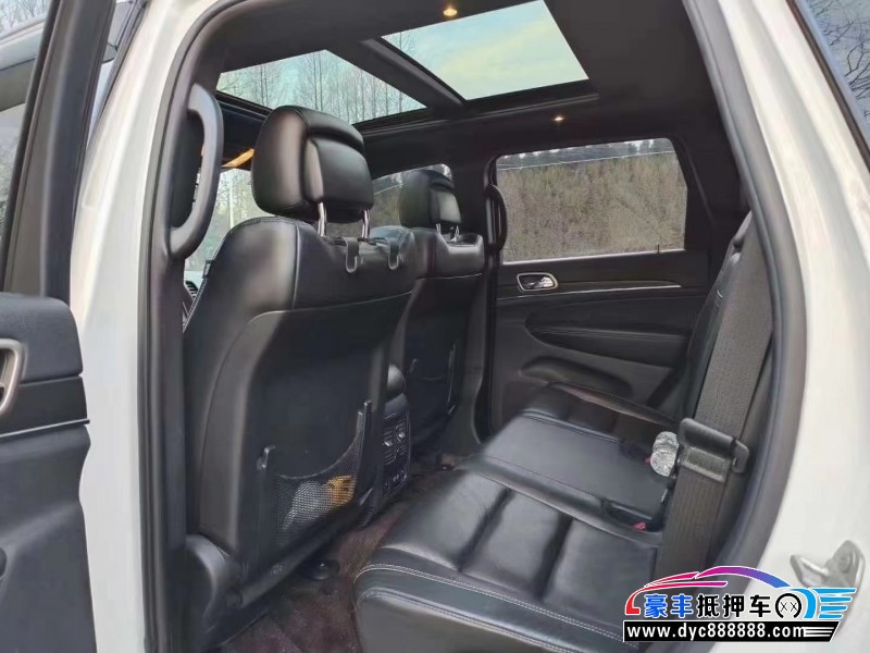 18年Jeep大切诺基SUV抵押车出售