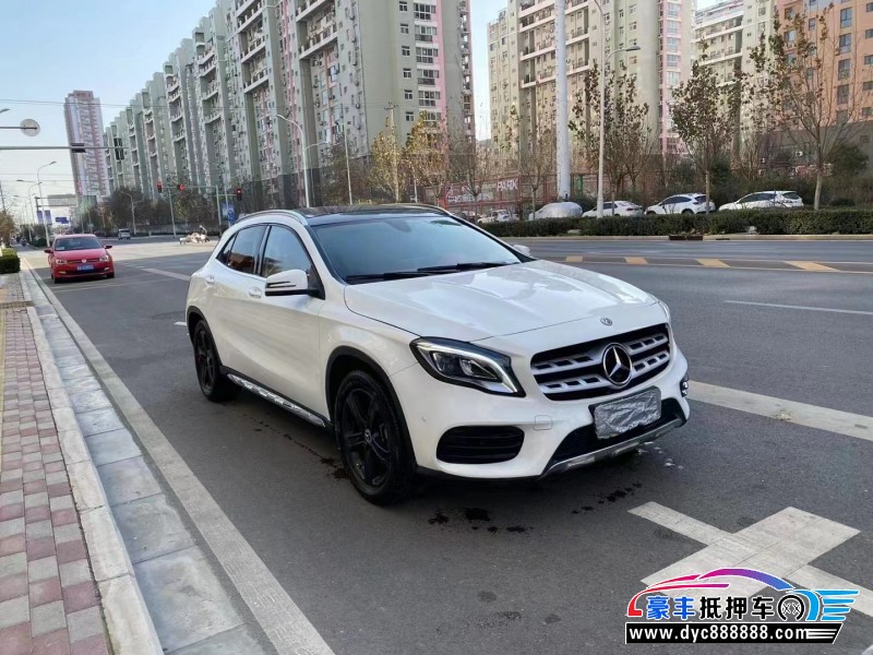 19年奔驰GLA轿车抵押车出售