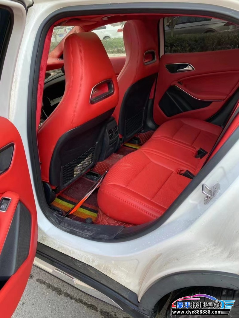 19年奔驰GLA轿车抵押车出售