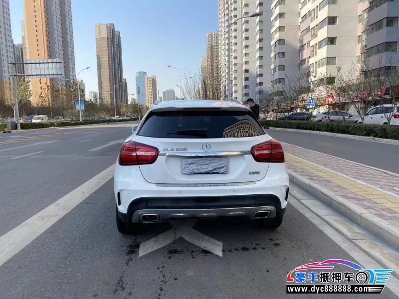19年奔驰GLA轿车抵押车出售