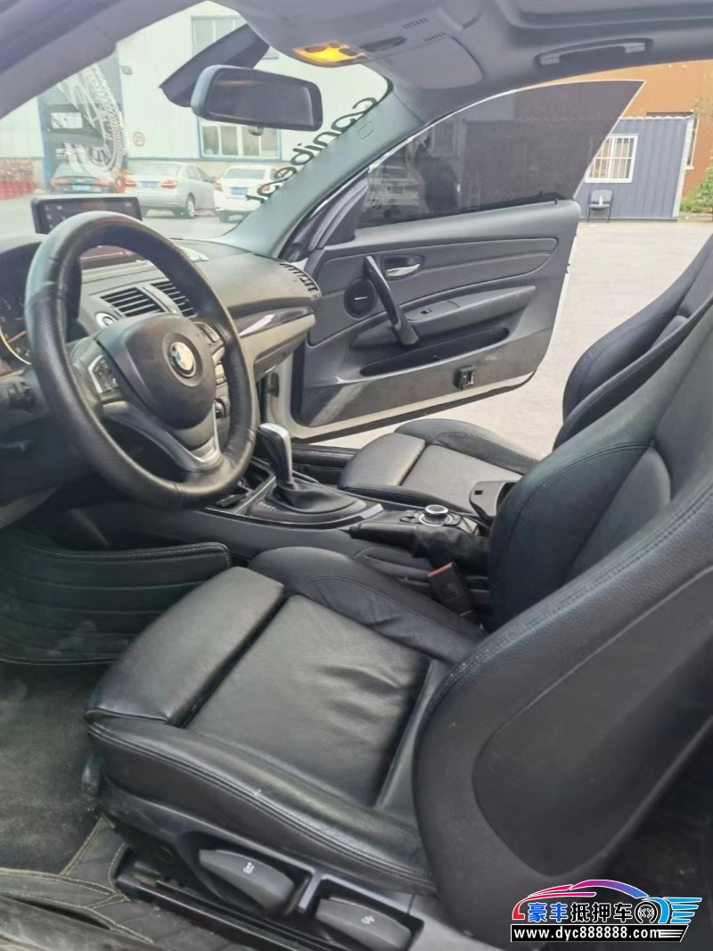 13年宝马1系轿车抵押车出售