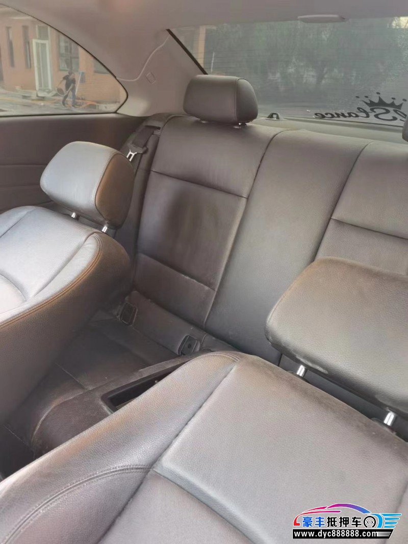 13年宝马1系轿车抵押车出售