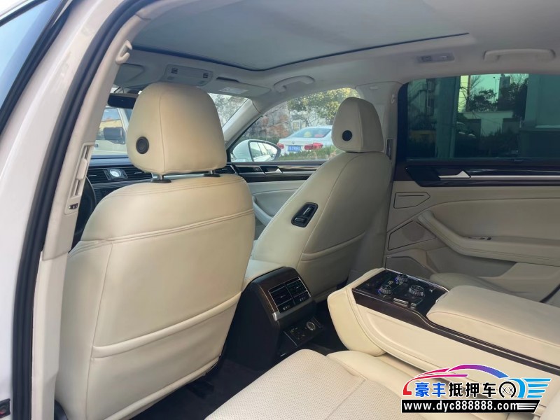 18年大众辉昂轿车抵押车出售