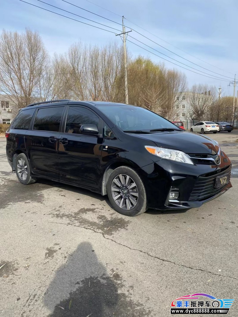 20年丰田塞纳轿车抵押车出售