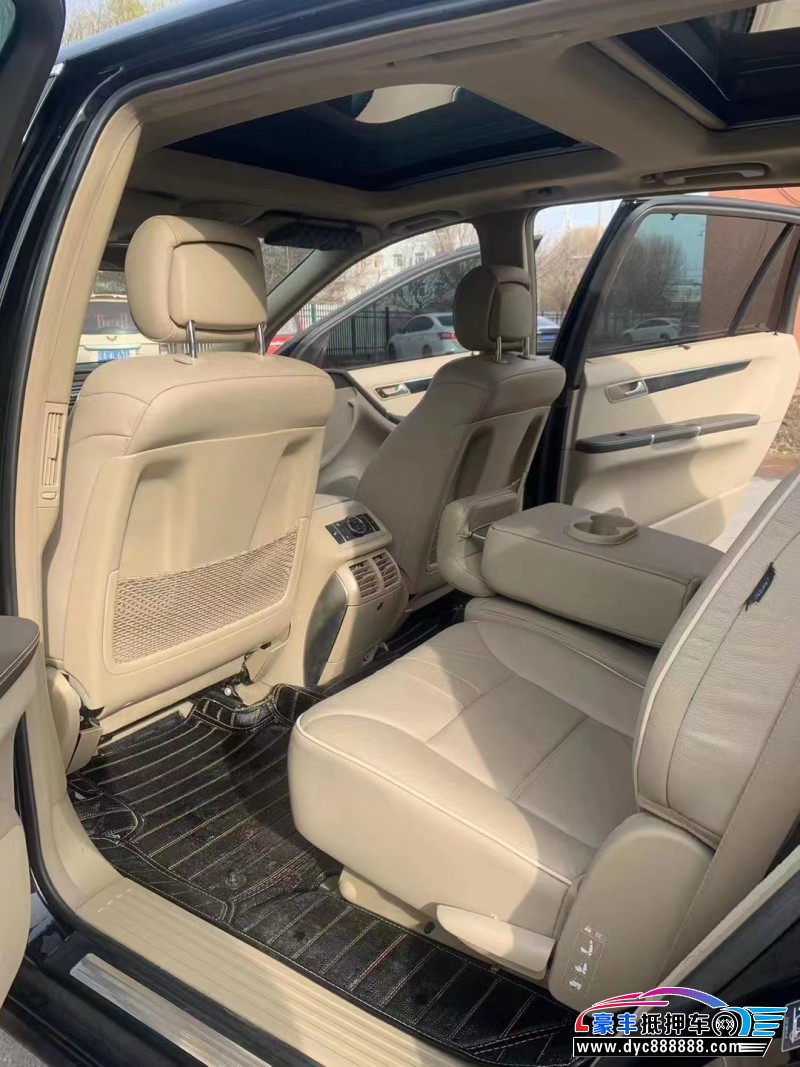 15年奔驰R级轿车抵押车出售