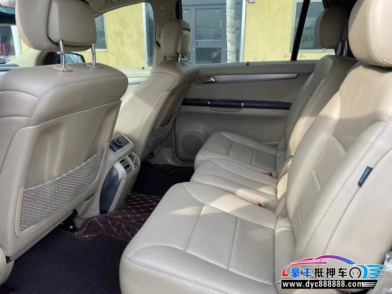 13年奔驰R轿车抵押车出售