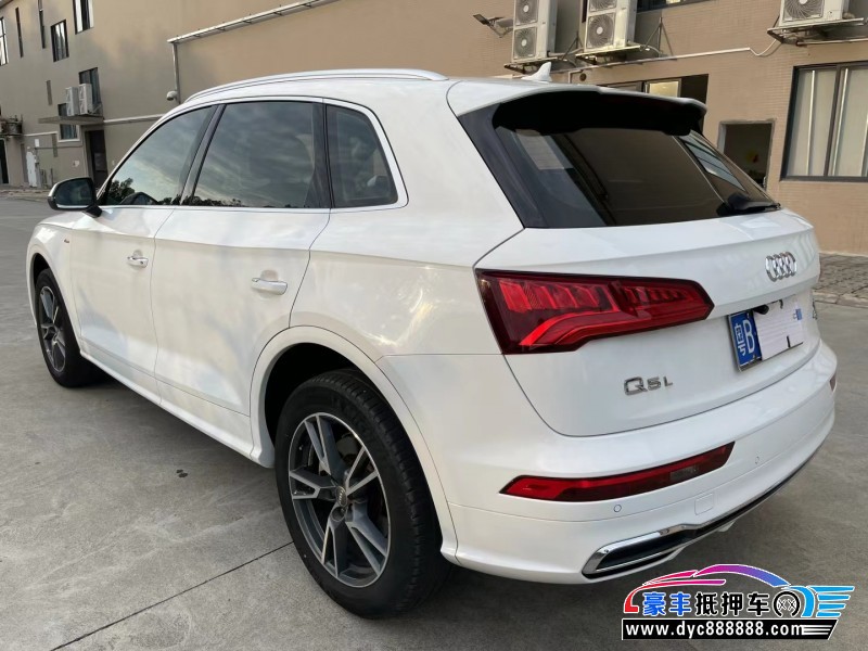 19年奥迪Q5轿车抵押车出售