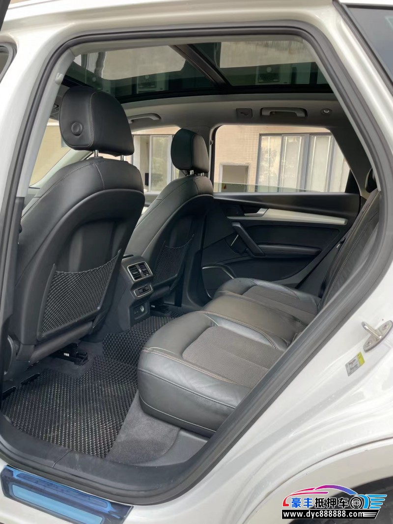 19年奥迪Q5轿车抵押车出售