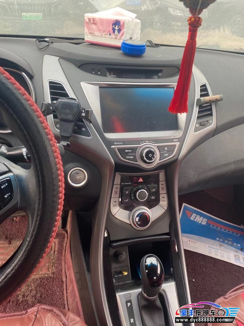 17年现代朗动轿车抵押车出售