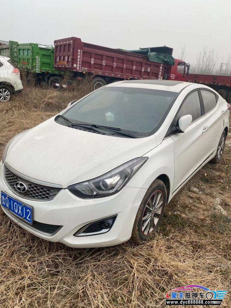 17年现代朗动轿车抵押车出售