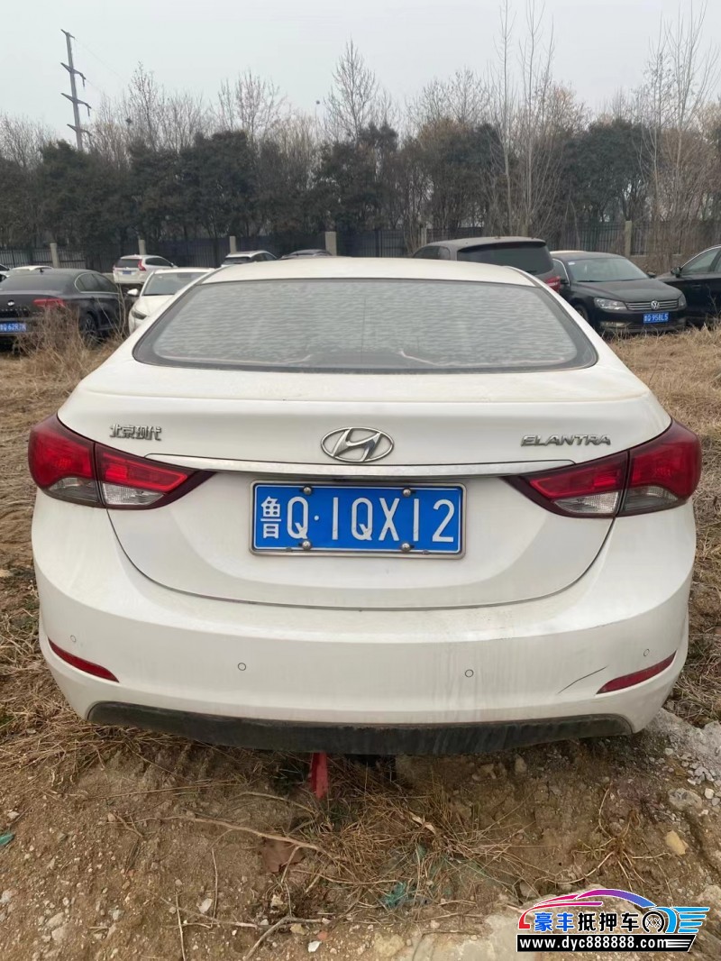 17年现代朗动轿车抵押车出售