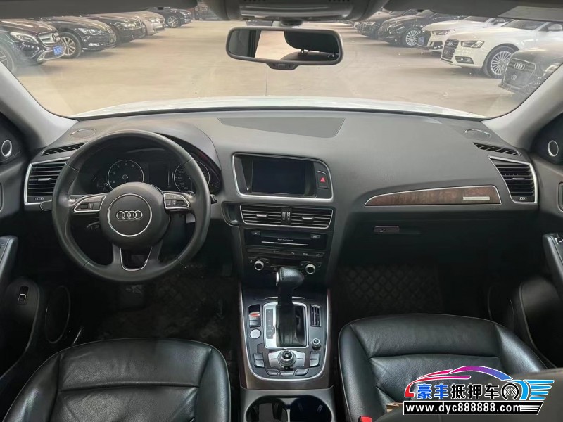 17年奥迪Q5轿车抵押车出售