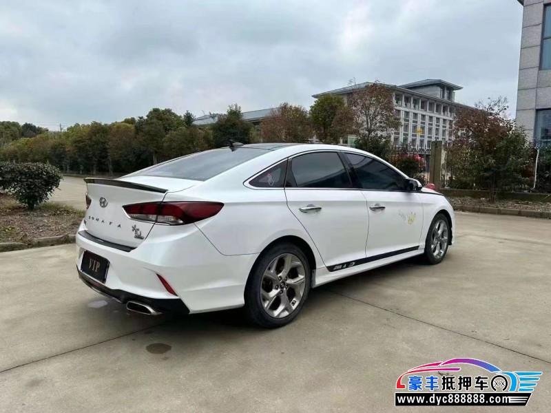 18年现代索纳塔轿车抵押车出售