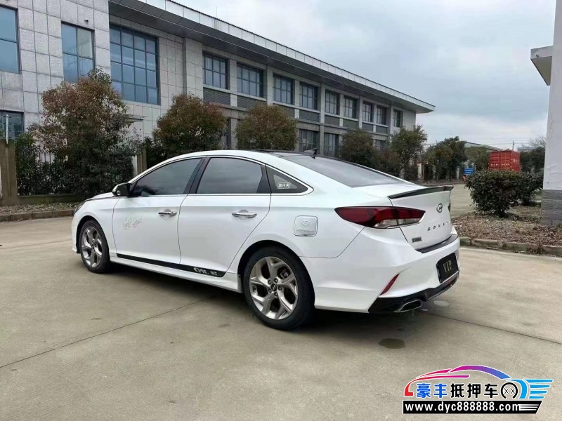 18年现代索纳塔轿车抵押车出售