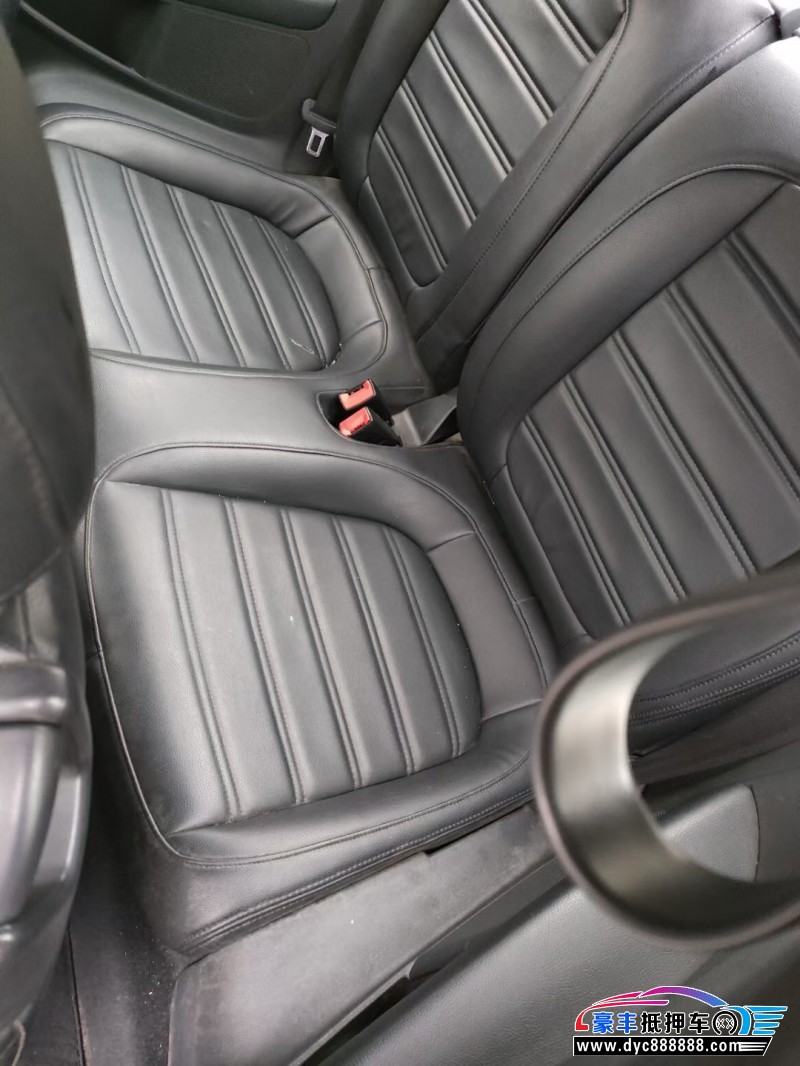 14年大众甲壳虫轿车抵押车出售