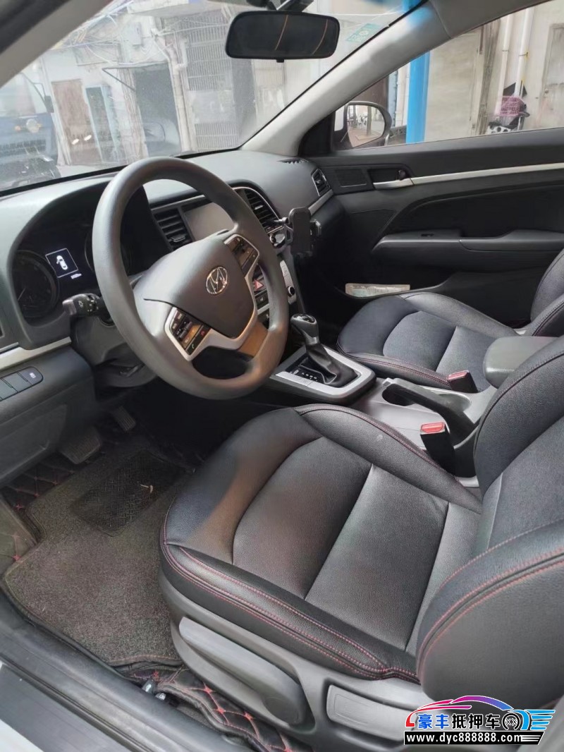 18年现代领动轿车抵押车出售