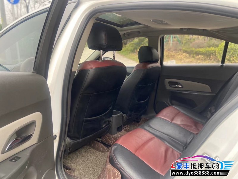 14年雪佛兰科鲁兹轿车抵押车出售