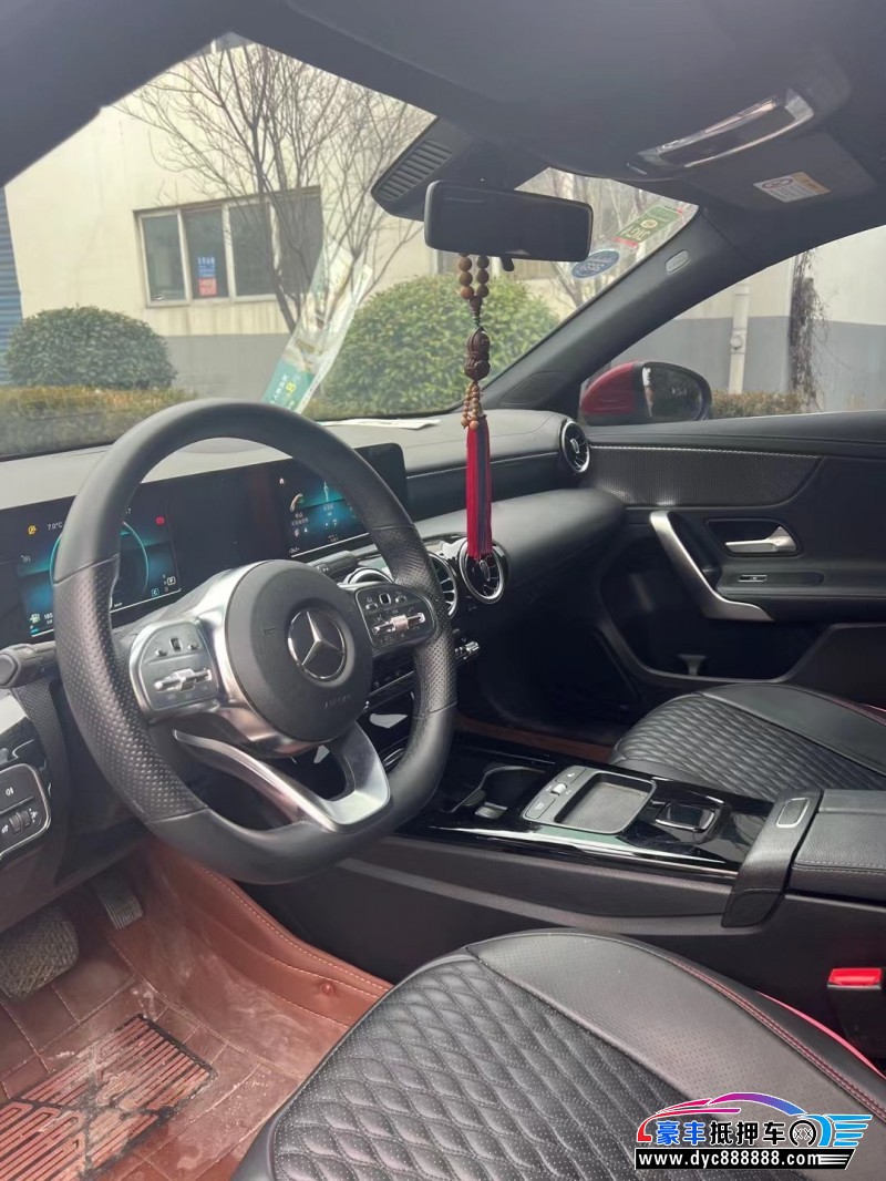 20年奔驰A轿车抵押车出售