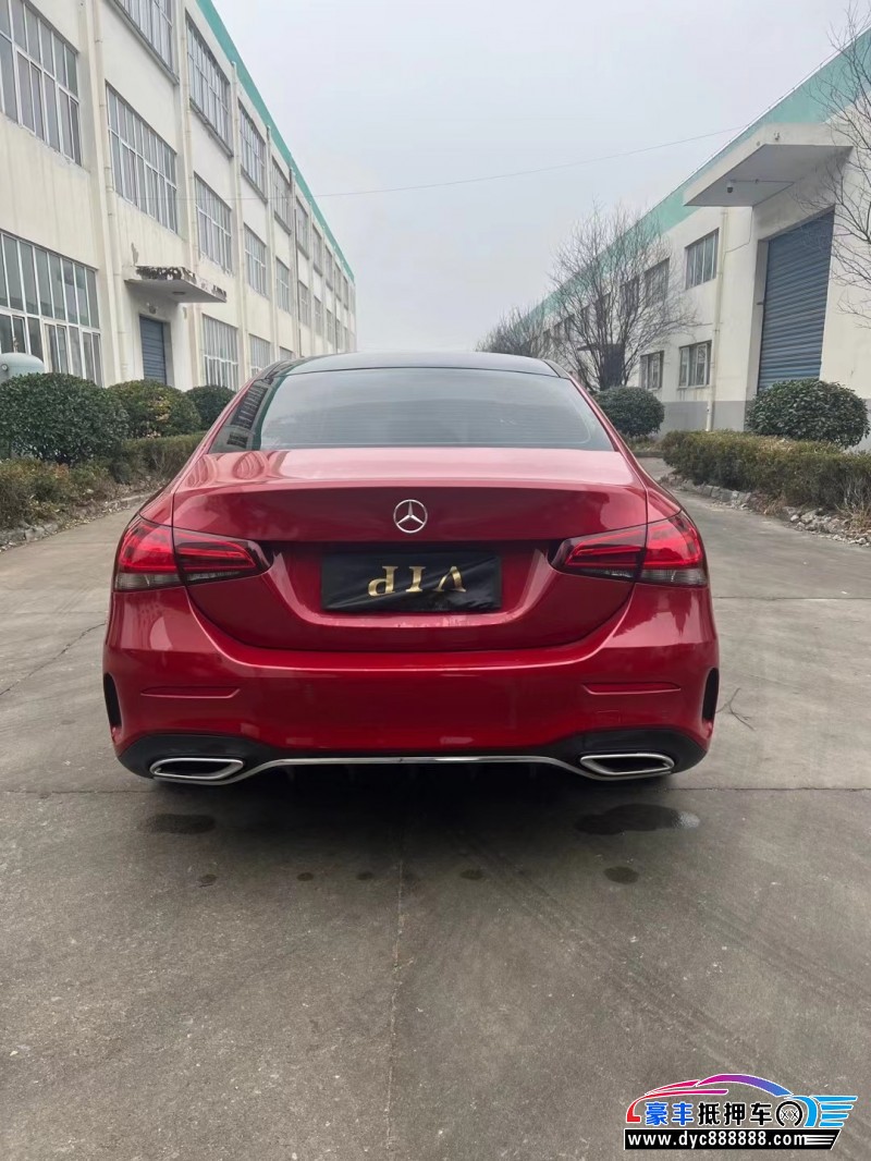 20年奔驰A轿车抵押车出售