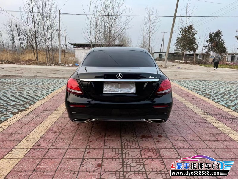 17年奔驰E轿车抵押车出售
